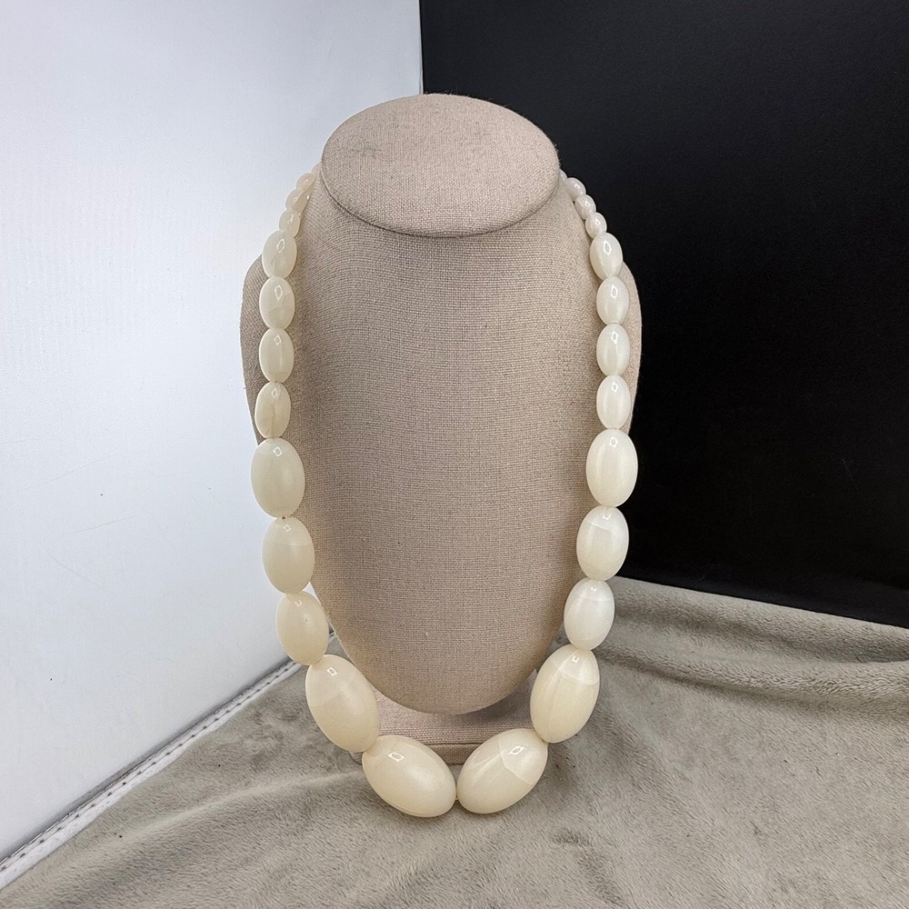 Estate Beaded Necklace White Chunky Resin Adjustable‎ 24in - Picture 1 of 8